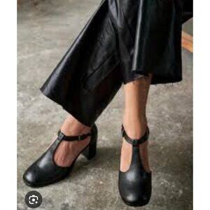 Marc Jacobs Black Leather T-Strap Heels /Mary Jane Women’s Size 37.5